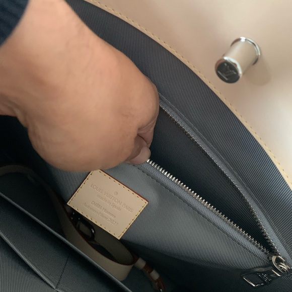 SOLD!!! NWT Louis Vuitton Men’s F/W 21-22 Mirror Sac Plat - Picture 12 of 16